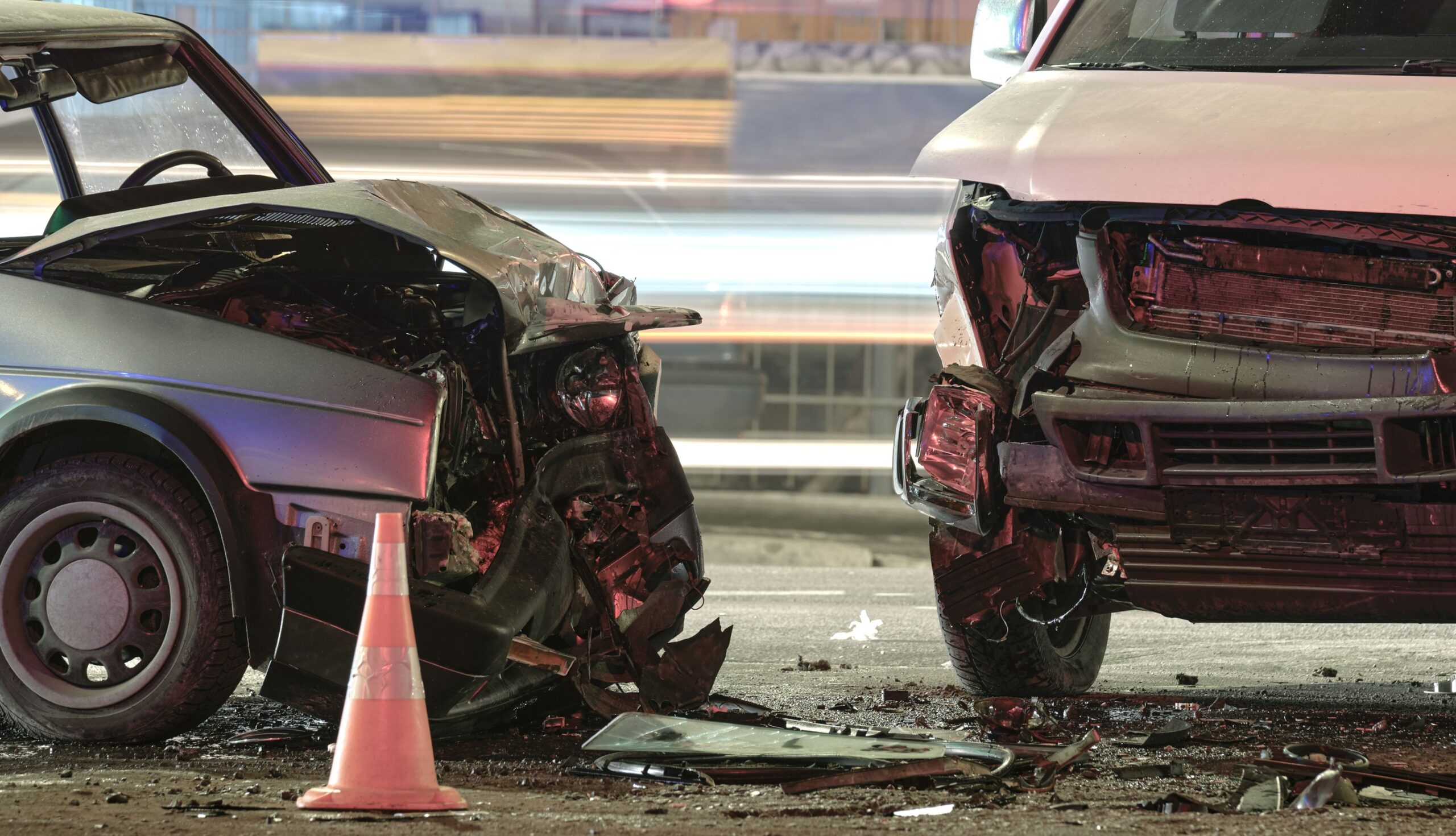 Accidente de colisión frontal en Santa Ana, California. En Centro Justicia Legal, ayudamos a las víctimas de accidentes a obtener la compensación que merecen. ¡Consulta gratuita!