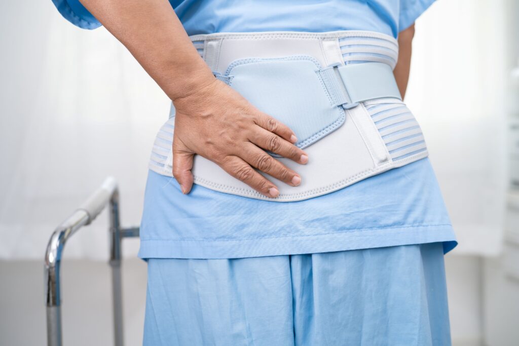 Tu defensa legal después de una caída El papel clave de un abogado de lesiones personales en incidentes comerciales